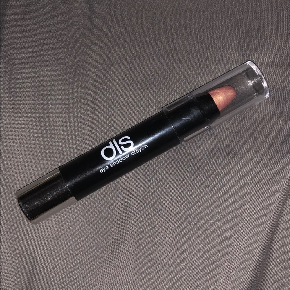 DLS eye shadow crayon !